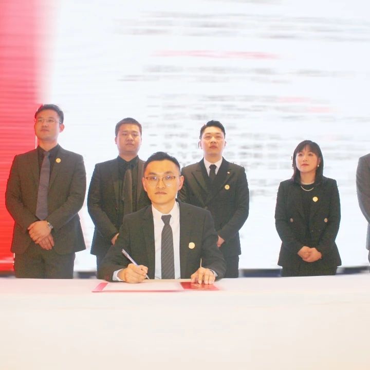 包含新赛季全面启动，球队备战精准，迎接挑战的词条